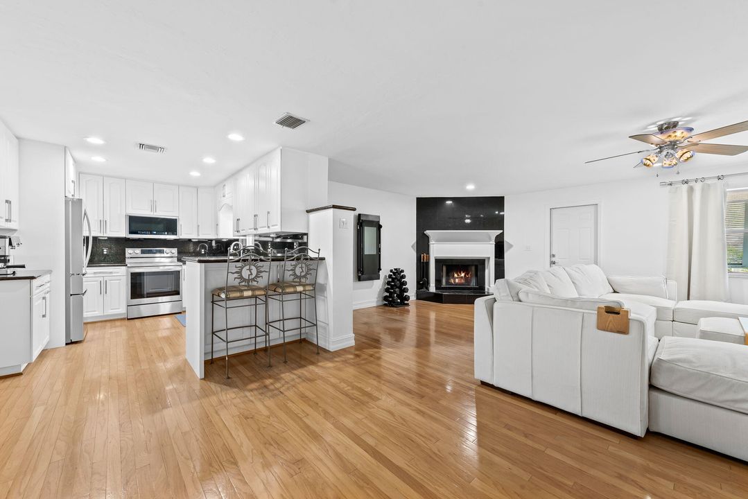 На продажу: $629,000 (2 спален, 2 ванн, 1520 Квадратных фут)