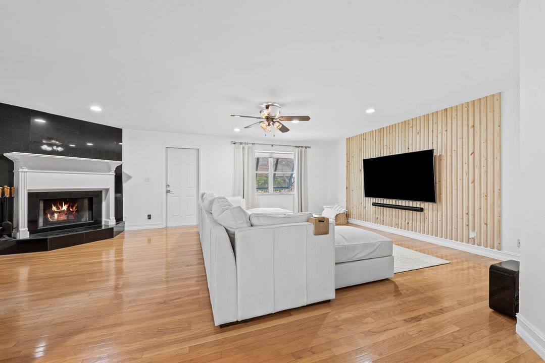 На продажу: $629,000 (2 спален, 2 ванн, 1520 Квадратных фут)