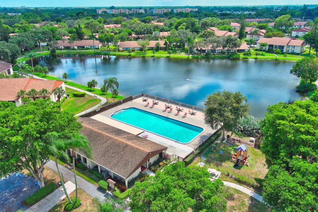 出租: $1,895 (2 贝兹, 2 浴室, 1115 平方英尺)