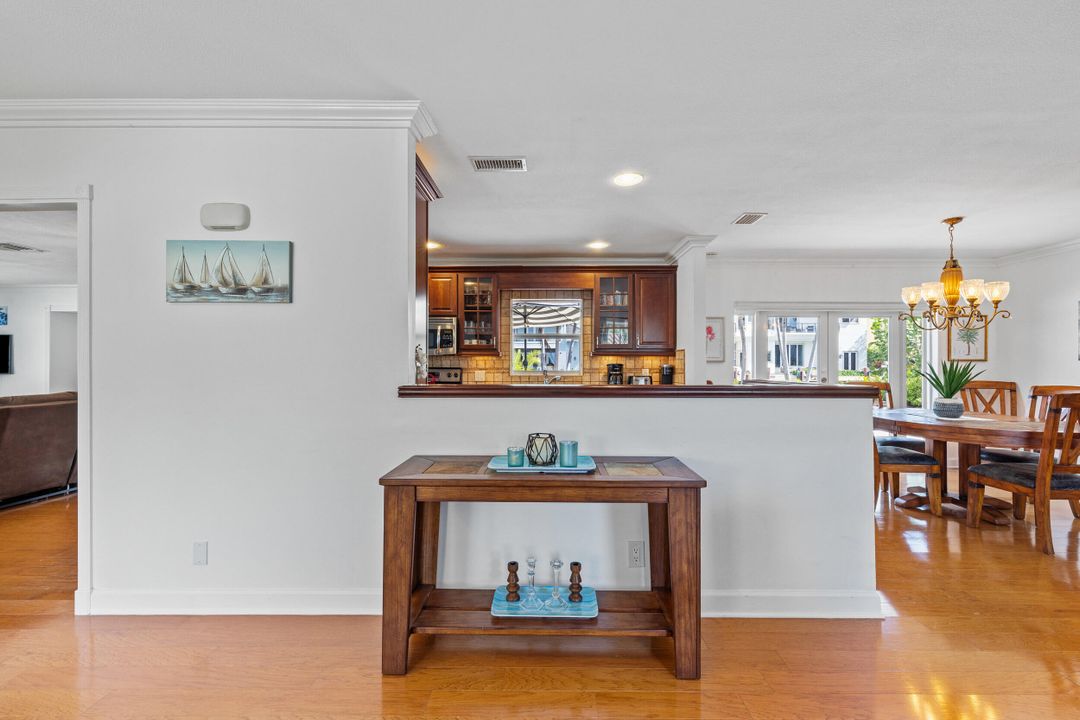 For Sale: $2,275,000 (3 beds, 2 baths, 2020 Square Feet)