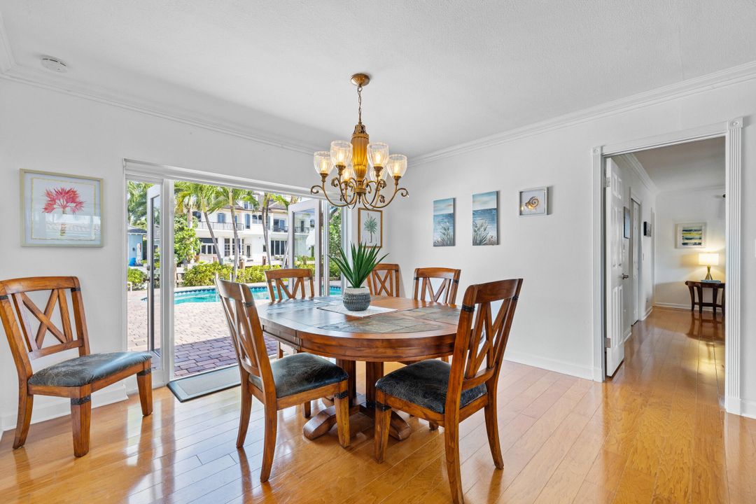 For Sale: $2,275,000 (3 beds, 2 baths, 2020 Square Feet)