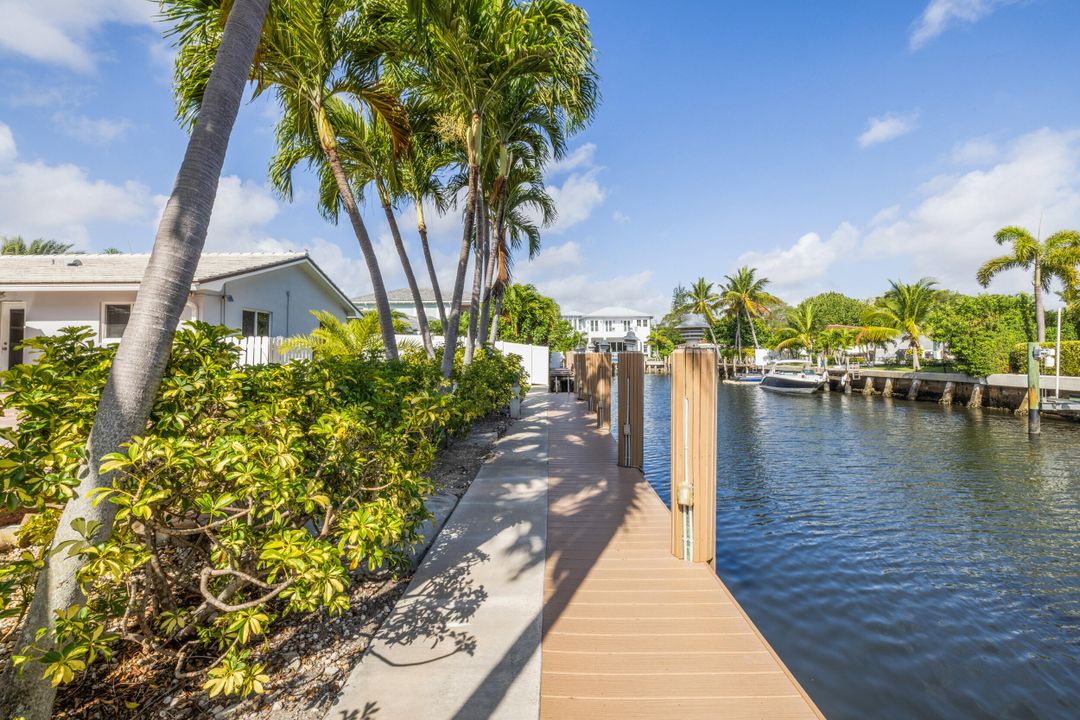 For Sale: $2,275,000 (3 beds, 2 baths, 2020 Square Feet)