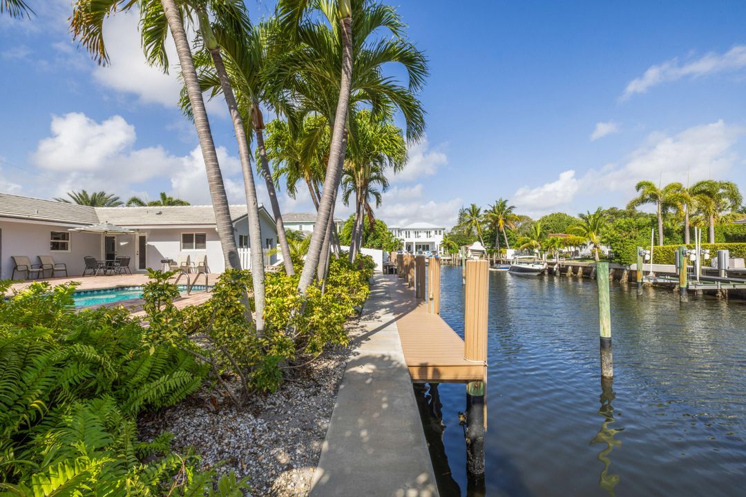 For Sale: $2,275,000 (3 beds, 2 baths, 2020 Square Feet)