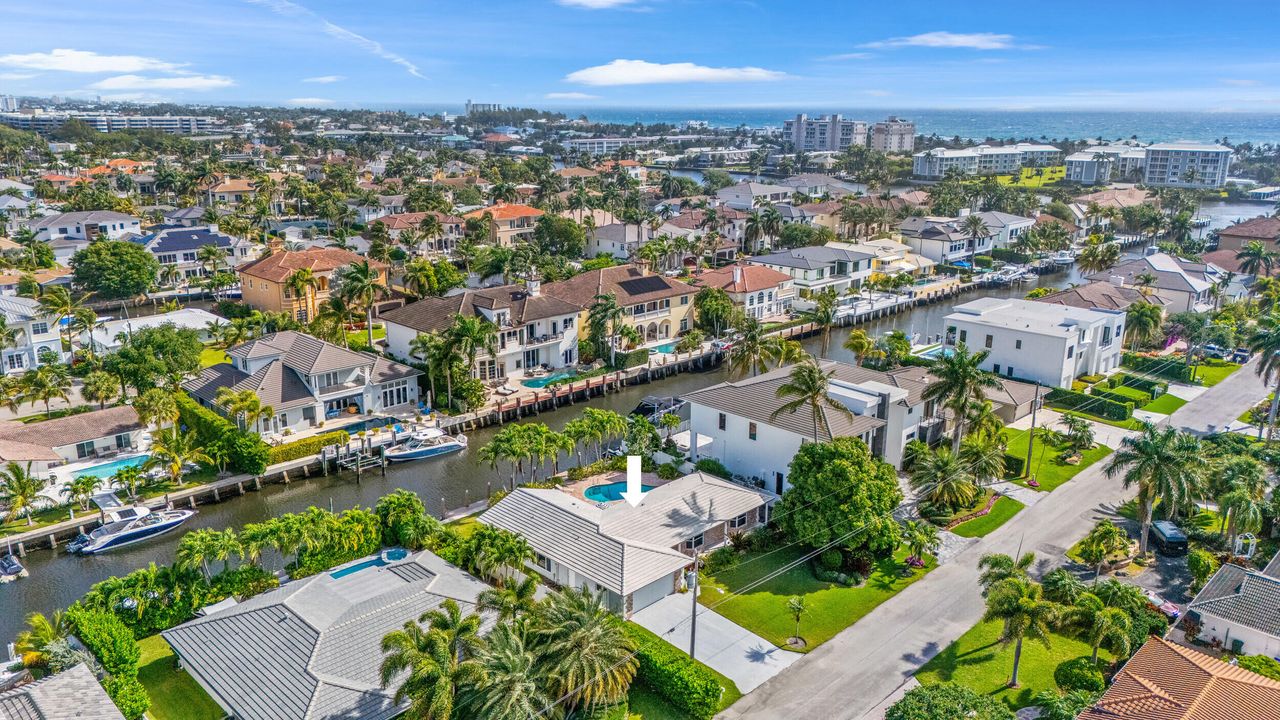 For Sale: $2,275,000 (3 beds, 2 baths, 2020 Square Feet)