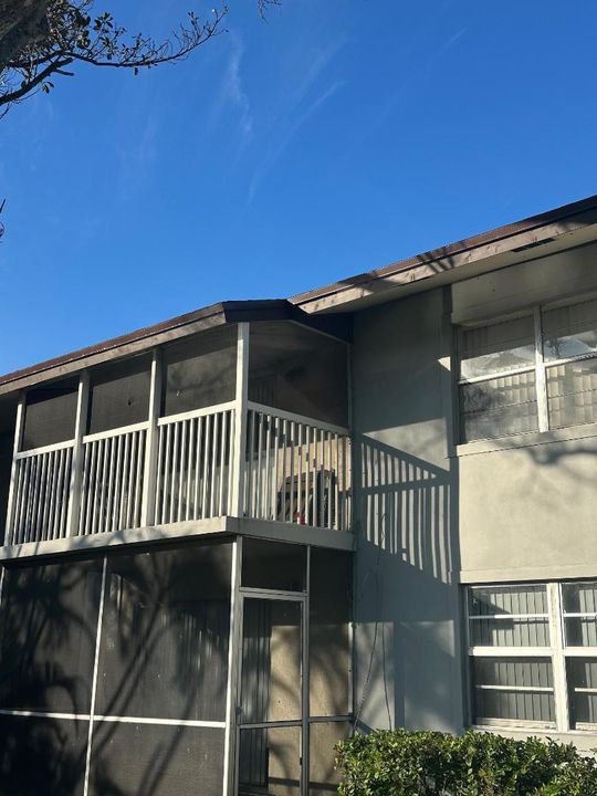 For Sale: $150,000 (2 beds, 2 baths, 1019 Square Feet)