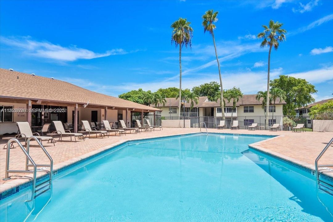 For Sale: $150,000 (2 beds, 2 baths, 1019 Square Feet)