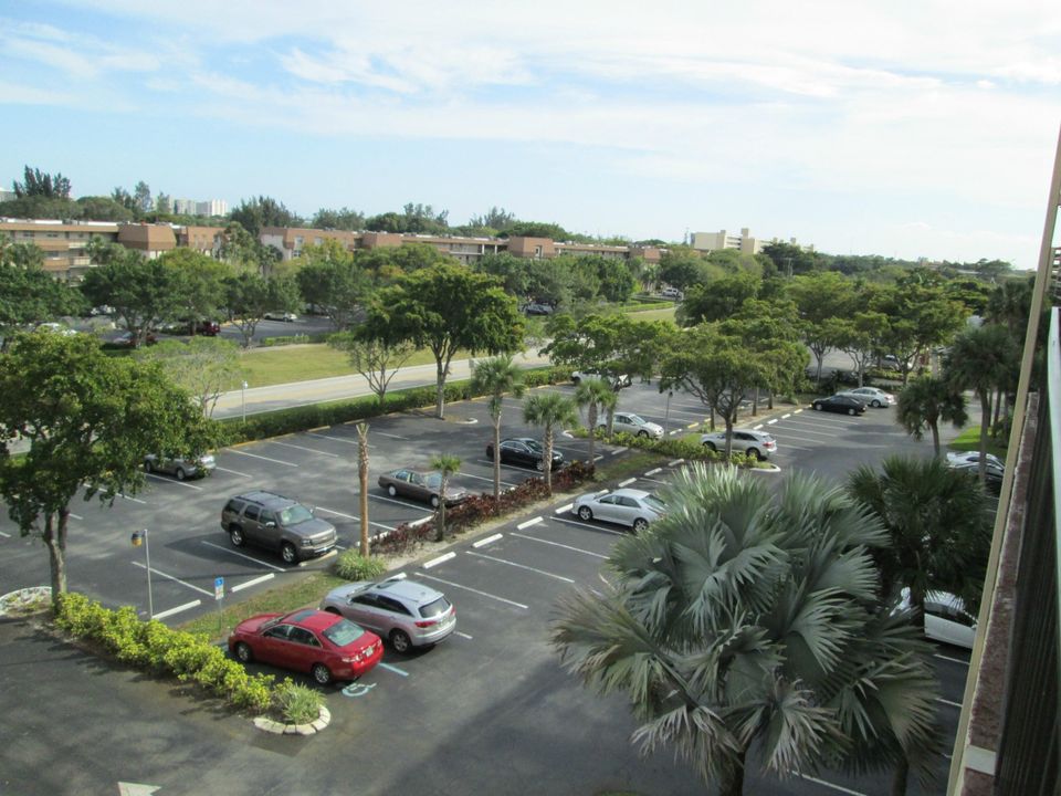 На продажу: $209,000 (2 спален, 2 ванн, 1050 Квадратных фут)