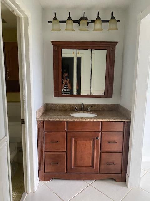 На продажу: $209,000 (2 спален, 2 ванн, 1050 Квадратных фут)