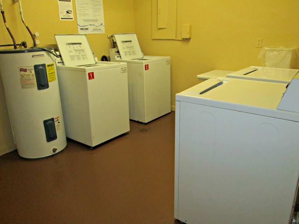 На продажу: $209,000 (2 спален, 2 ванн, 1050 Квадратных фут)