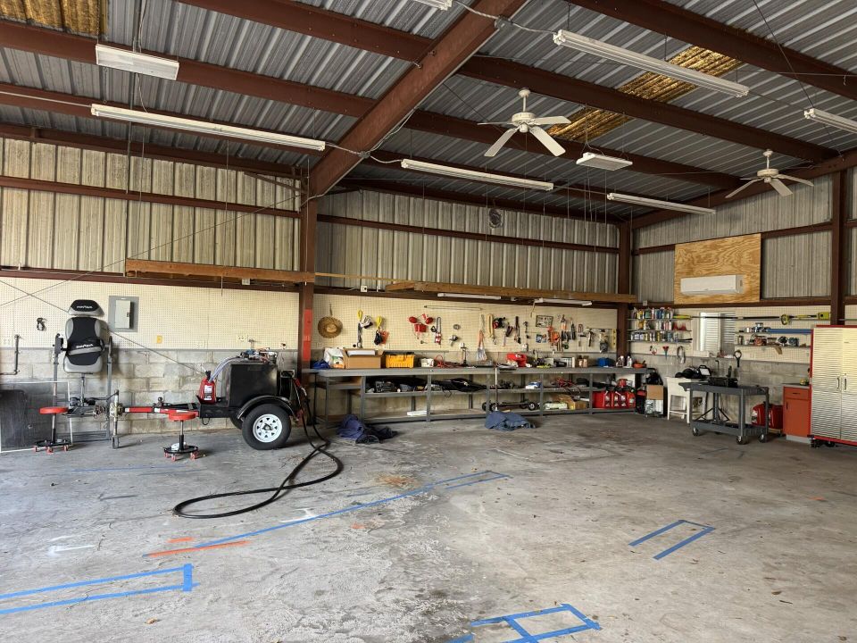 For Sale: $750,000 (5 beds, 3 baths, 2537 Square Feet)