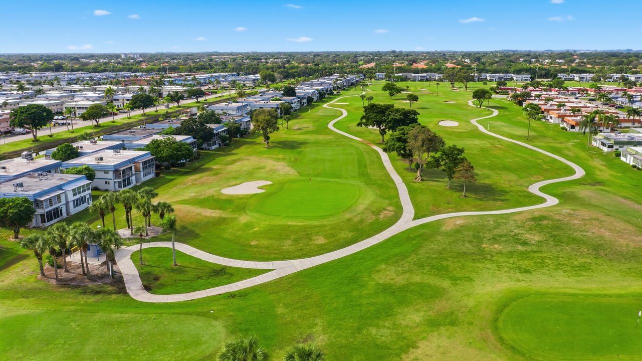 На продажу: $165,000 (2 спален, 2 ванн, 880 Квадратных фут)