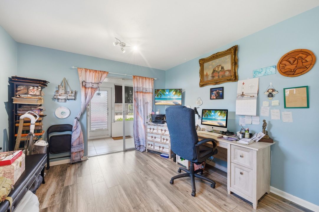 На продажу: $165,000 (2 спален, 2 ванн, 880 Квадратных фут)