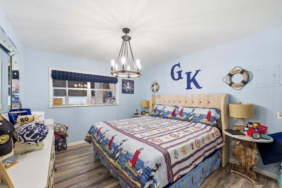 На продажу: $165,000 (2 спален, 2 ванн, 880 Квадратных фут)