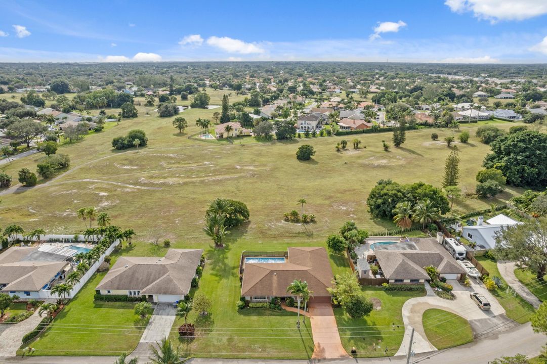 En Venta: $520,000 (3 camas, 2 baños, 1971 Pies cuadrados)