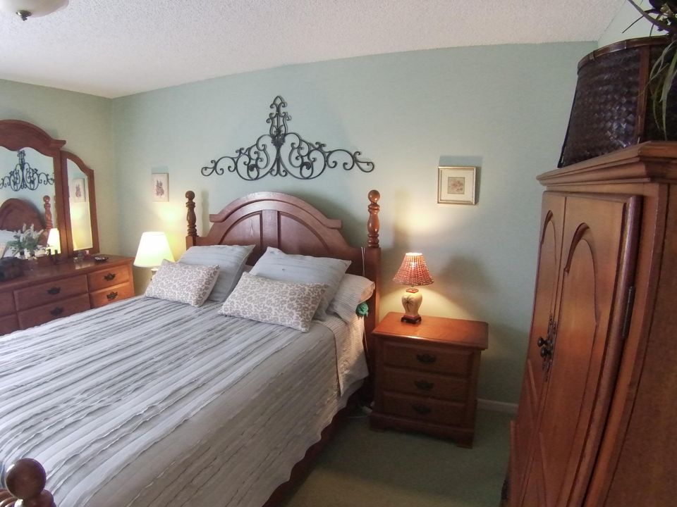 For Rent: $1,750 (2 beds, 2 baths, 910 Square Feet)