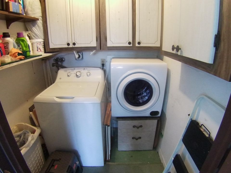 For Rent: $1,750 (2 beds, 2 baths, 910 Square Feet)