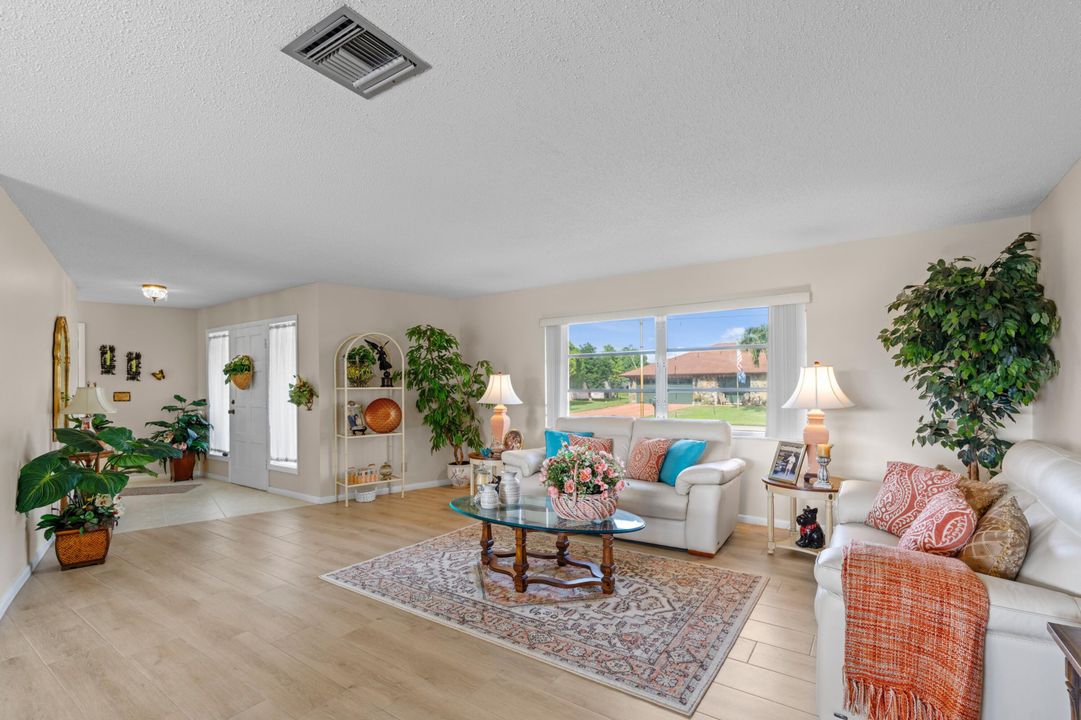 En Venta: $520,000 (3 camas, 2 baños, 1971 Pies cuadrados)