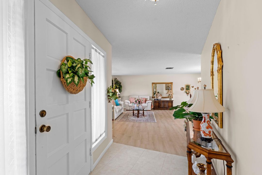 En Venta: $520,000 (3 camas, 2 baños, 1971 Pies cuadrados)