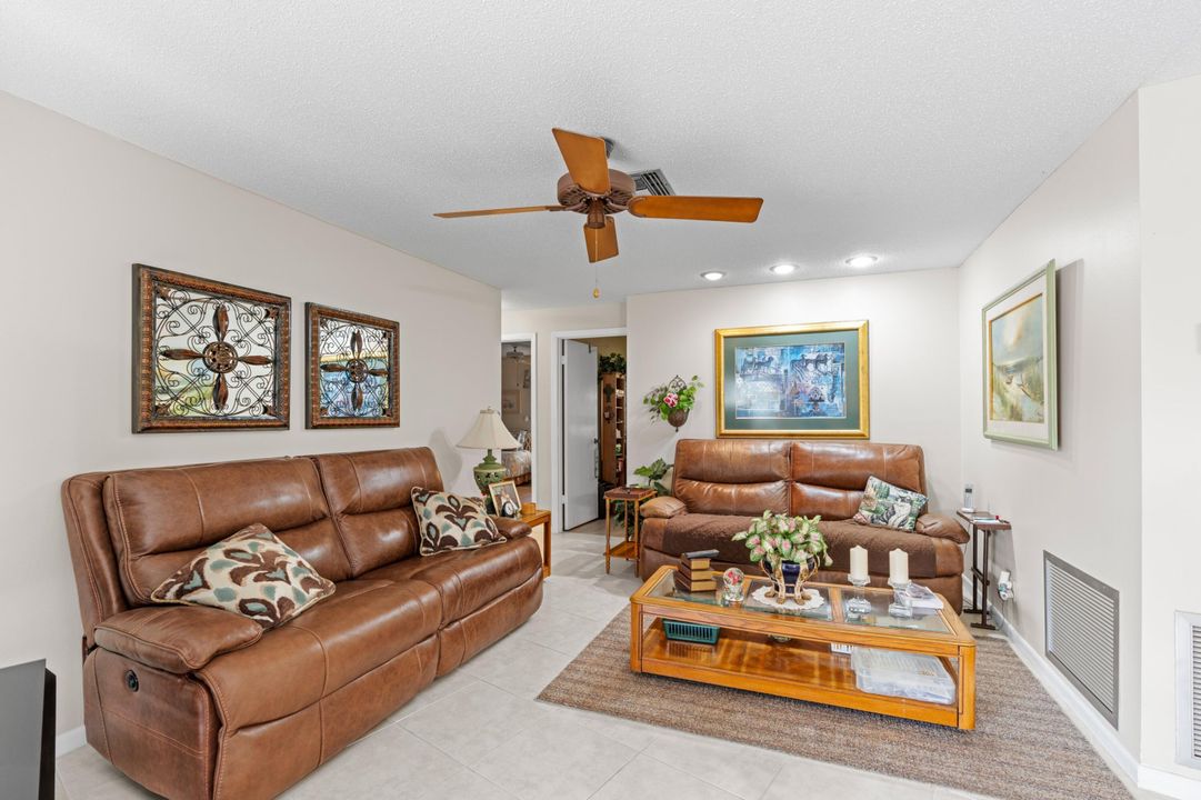 En Venta: $520,000 (3 camas, 2 baños, 1971 Pies cuadrados)