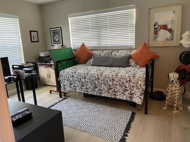 For Sale: $304,000 (2 beds, 2 baths, 1400 Square Feet)