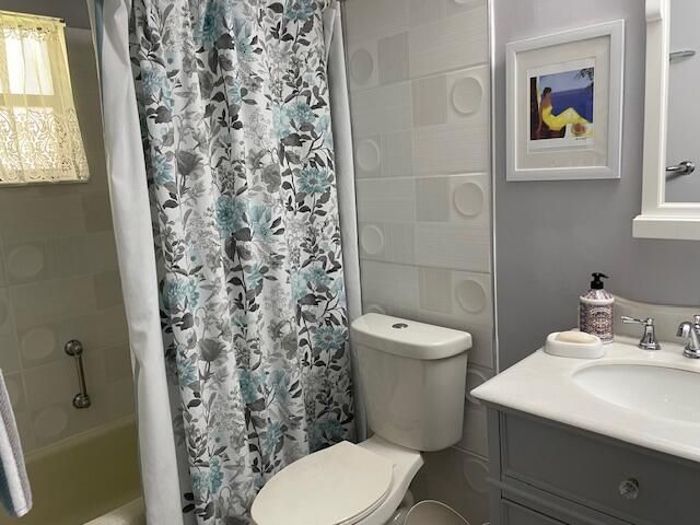 For Sale: $304,000 (2 beds, 2 baths, 1400 Square Feet)