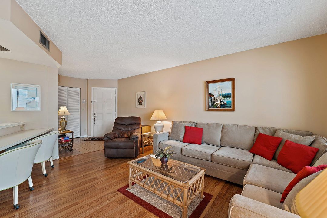 En Venta: $325,000 (1 camas, 1 baños, 860 Pies cuadrados)