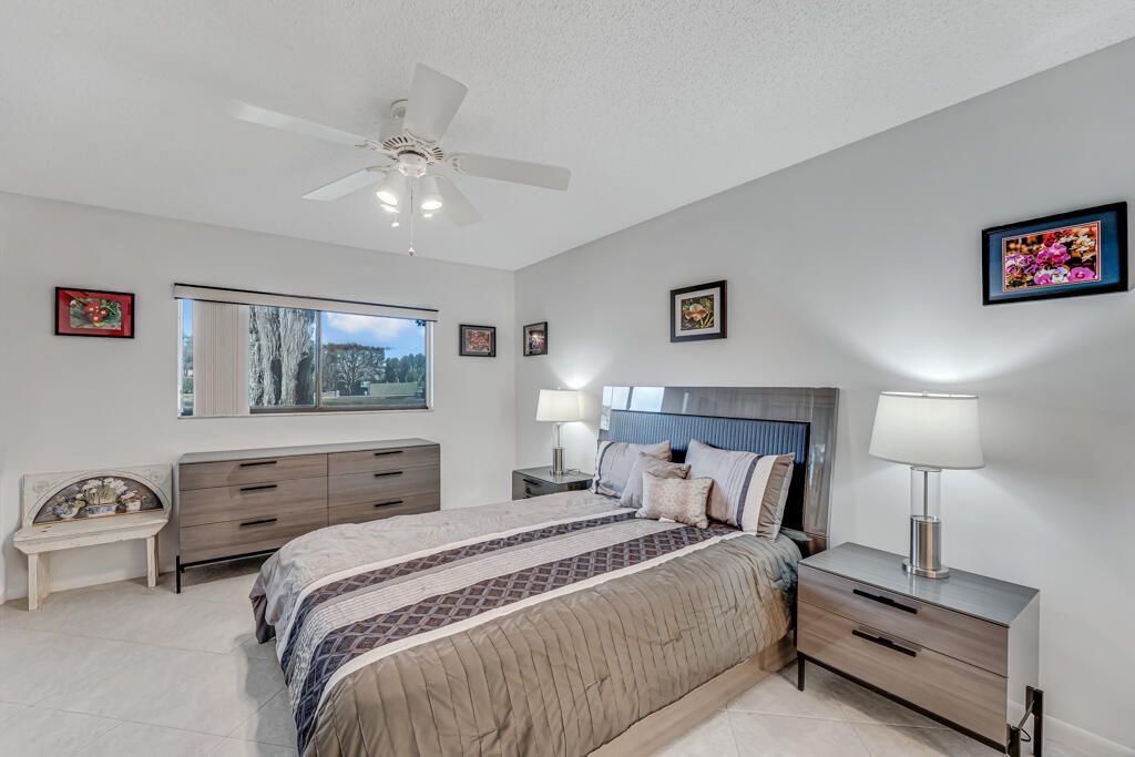 For Sale: $199,900 (2 beds, 2 baths, 1150 Square Feet)