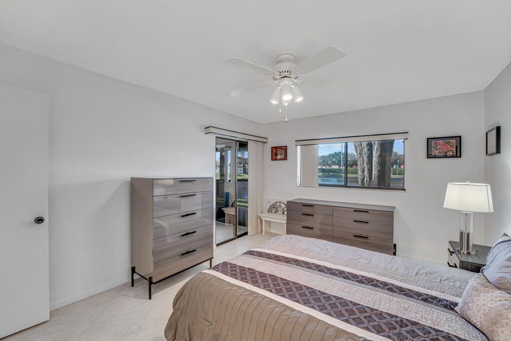 For Sale: $199,900 (2 beds, 2 baths, 1150 Square Feet)