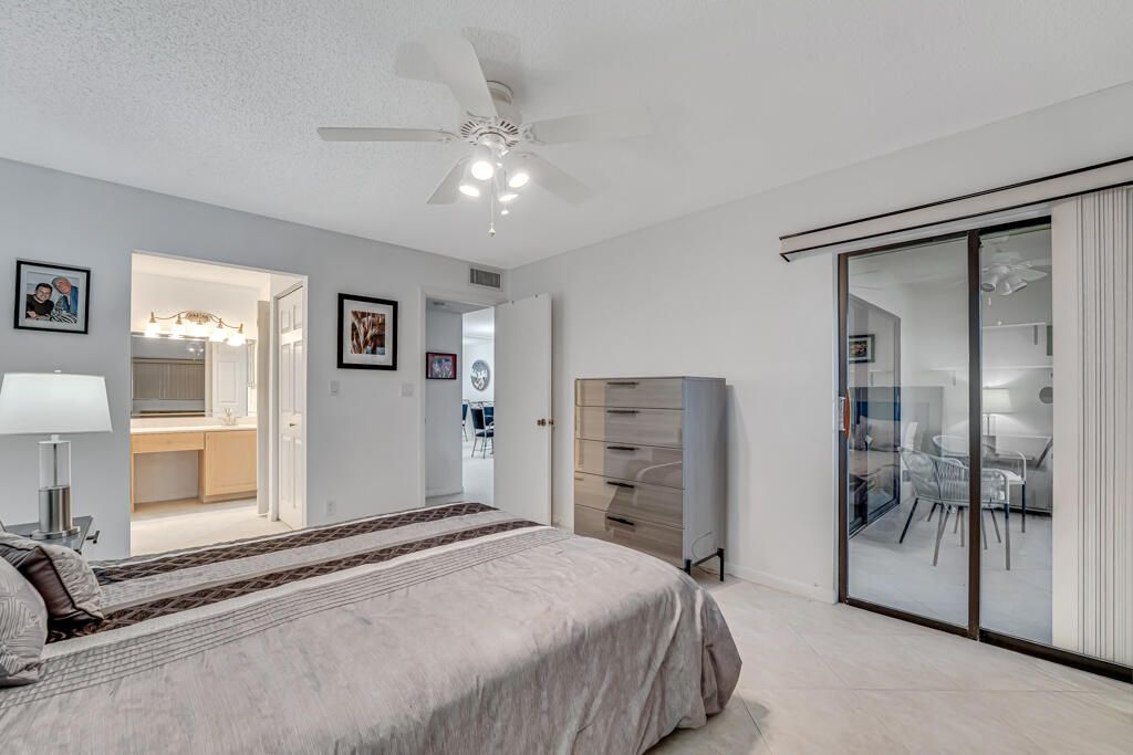 For Sale: $199,900 (2 beds, 2 baths, 1150 Square Feet)