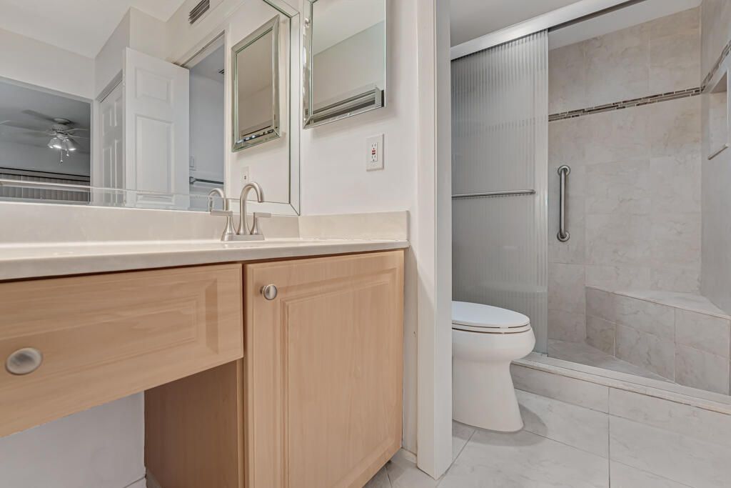 For Sale: $199,900 (2 beds, 2 baths, 1150 Square Feet)