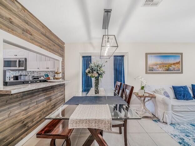 En Venta: $249,900 (3 camas, 2 baños, 1062 Pies cuadrados)