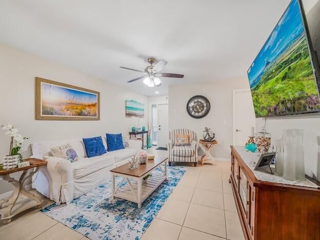 En Venta: $249,900 (3 camas, 2 baños, 1062 Pies cuadrados)