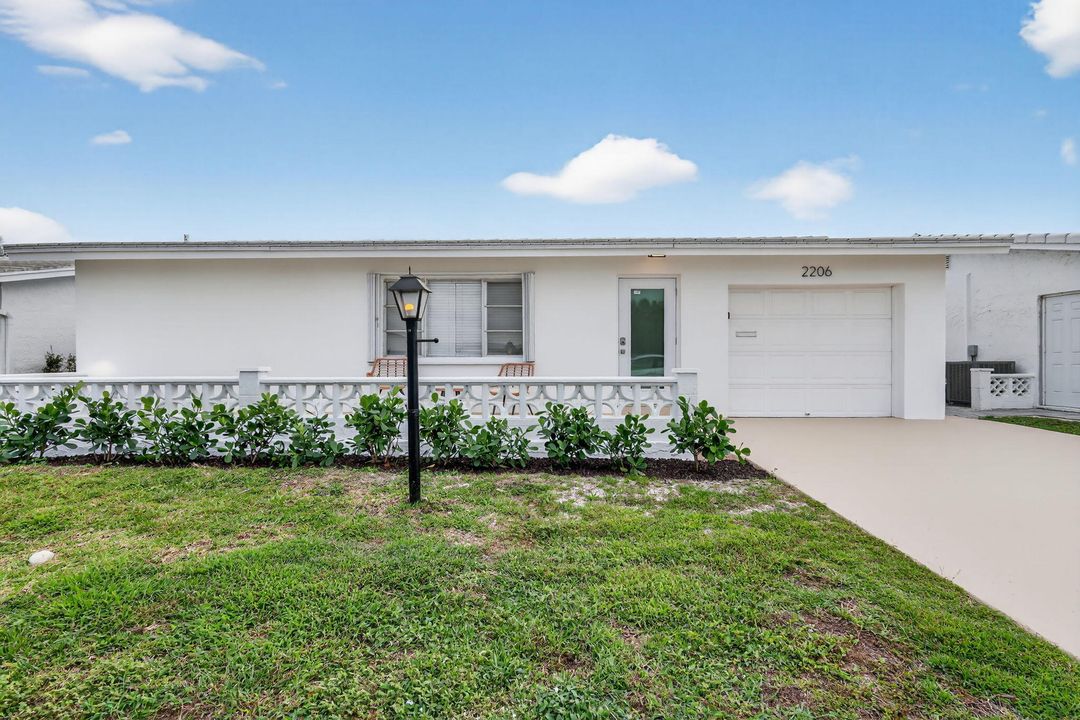 For Sale: $494,999 (2 beds, 2 baths, 1741 Square Feet)