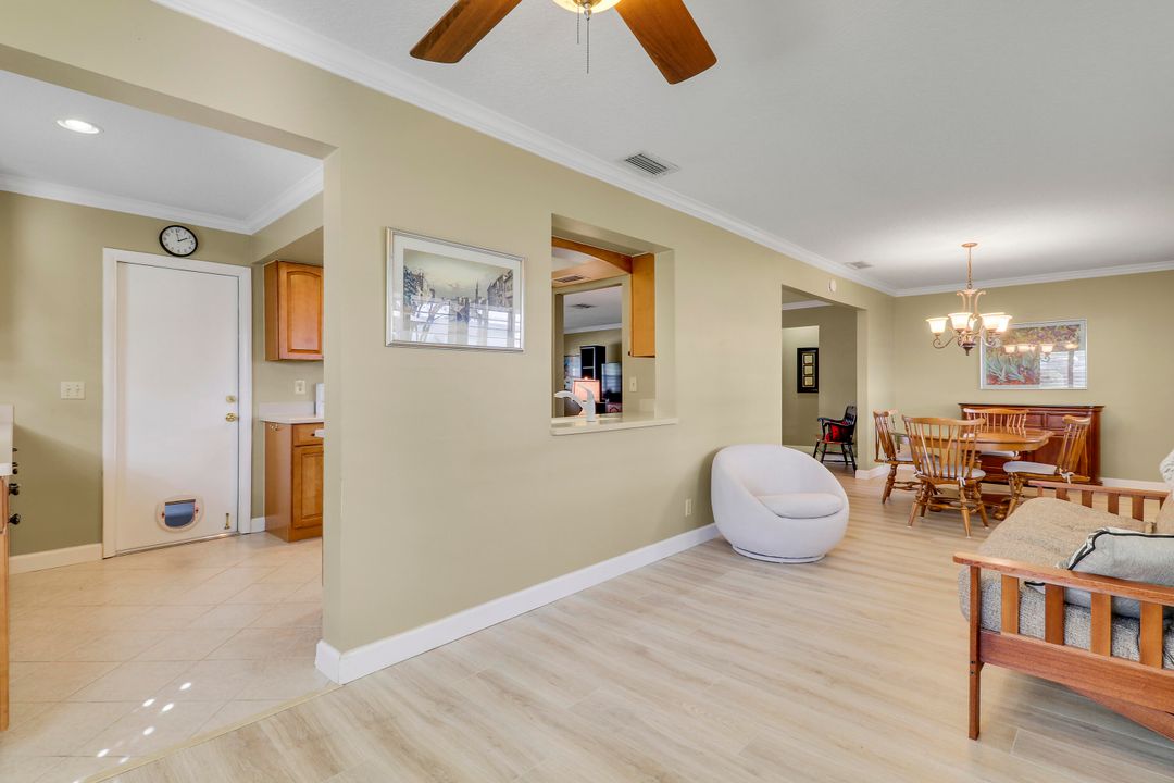 На продажу: $359,900 (2 спален, 2 ванн, 1428 Квадратных фут)