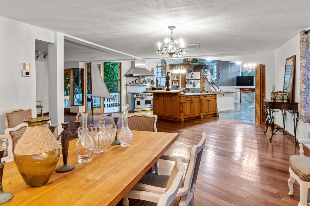 For Rent: $15,900 (3 beds, 3 baths, 2820 Square Feet)