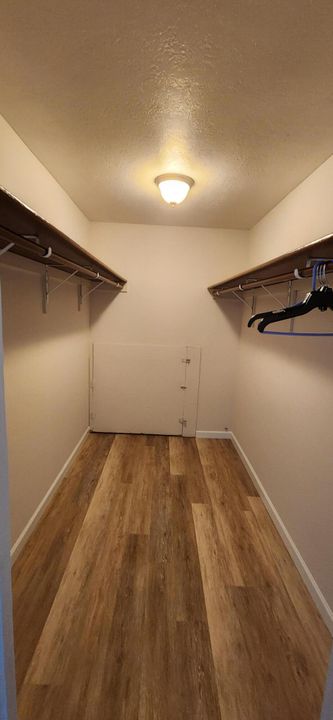 For Rent: $2,500 (3 beds, 2 baths, 1688 Square Feet)