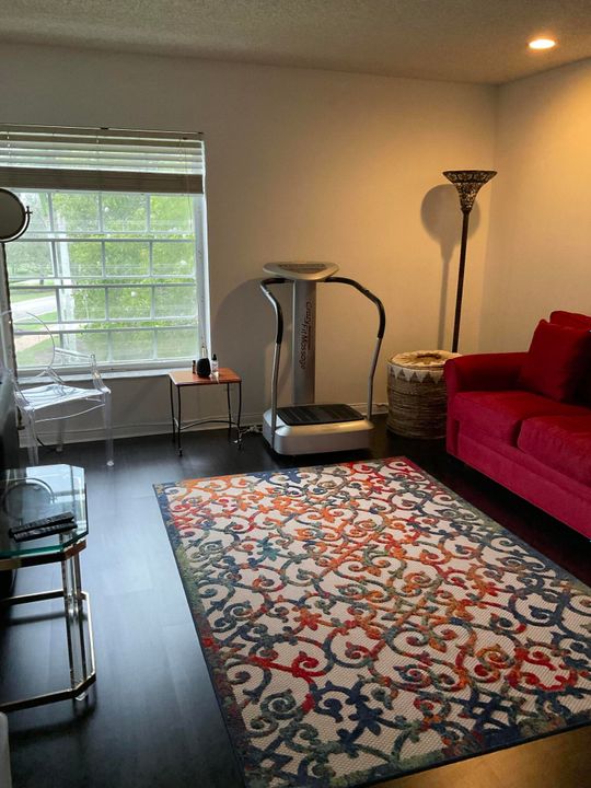 For Sale: $595,000 (3 beds, 2 baths, 1925 Square Feet)