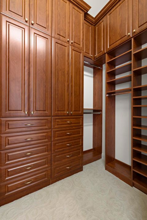 For Sale: $5,950,000 (5 beds, 5 baths, 5006 Square Feet)