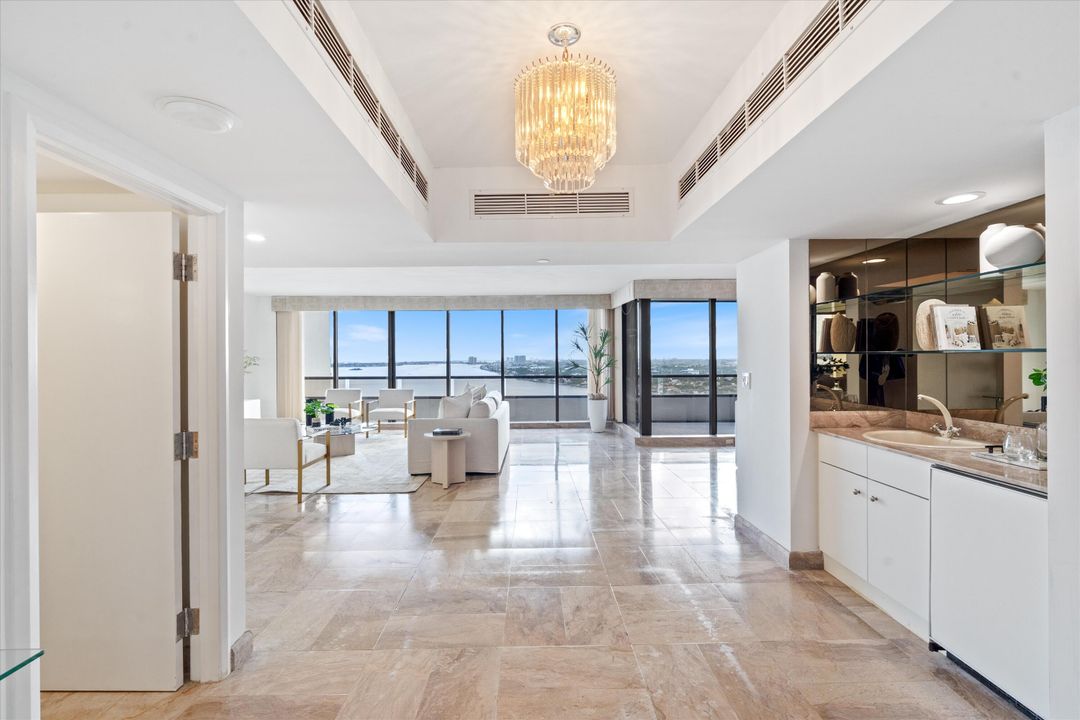 出租: $6,950 (2 贝兹, 2 浴室, 2796 平方英尺)