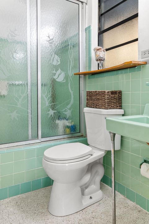 For Rent: $15,900 (3 beds, 3 baths, 2820 Square Feet)