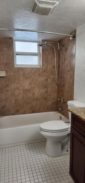 For Rent: $2,200 (2 beds, 1 baths, 950 Square Feet)