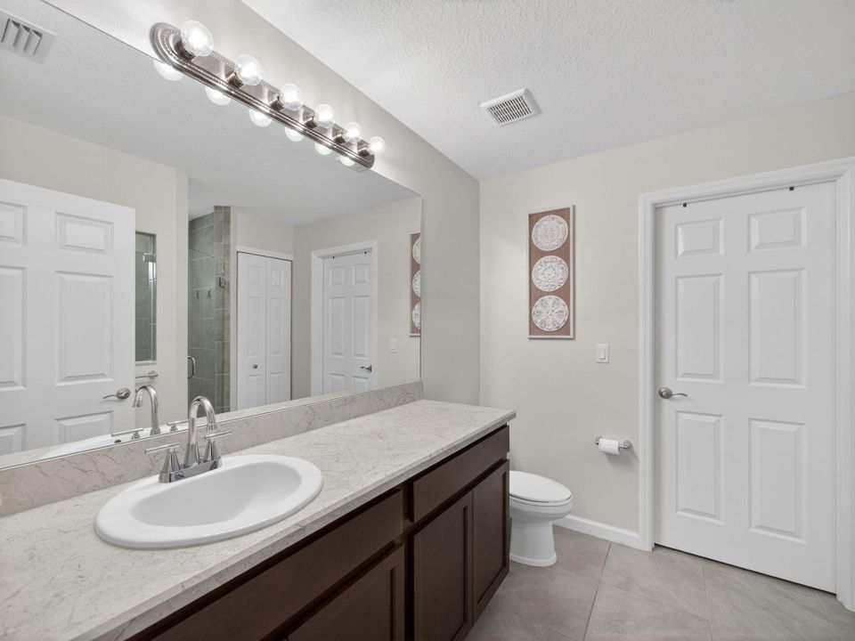 На продажу: $442,500 (4 спален, 2 ванн, 1820 Квадратных фут)