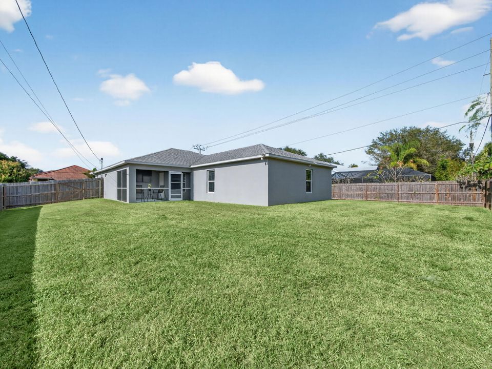 На продажу: $442,500 (4 спален, 2 ванн, 1820 Квадратных фут)