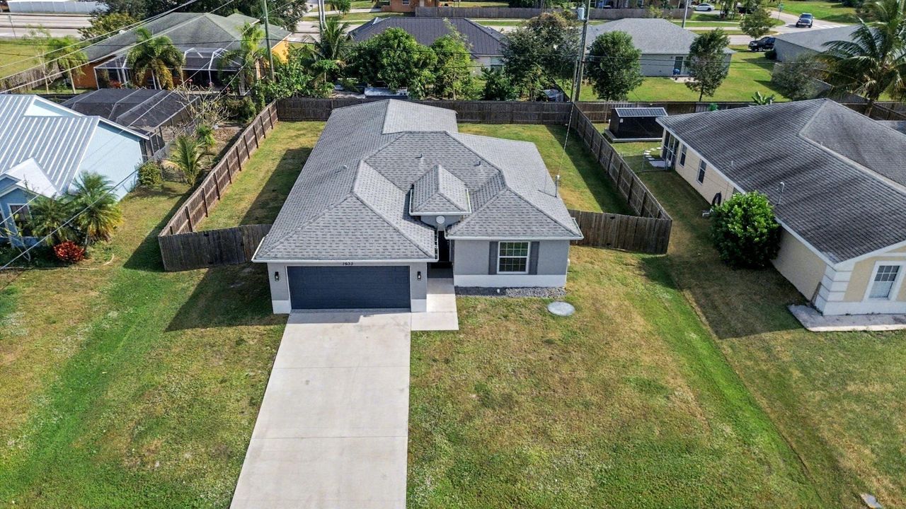 На продажу: $442,500 (4 спален, 2 ванн, 1820 Квадратных фут)