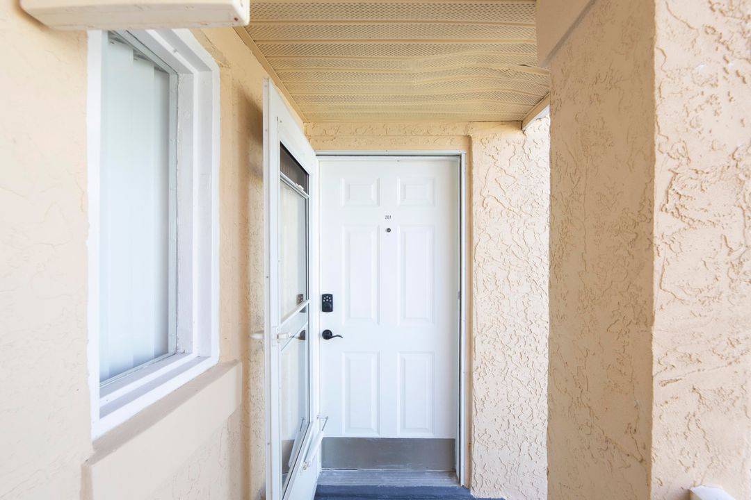 En Venta: $180,000 (2 camas, 2 baños, 874 Pies cuadrados)