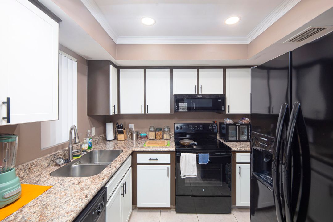 En Venta: $180,000 (2 camas, 2 baños, 874 Pies cuadrados)