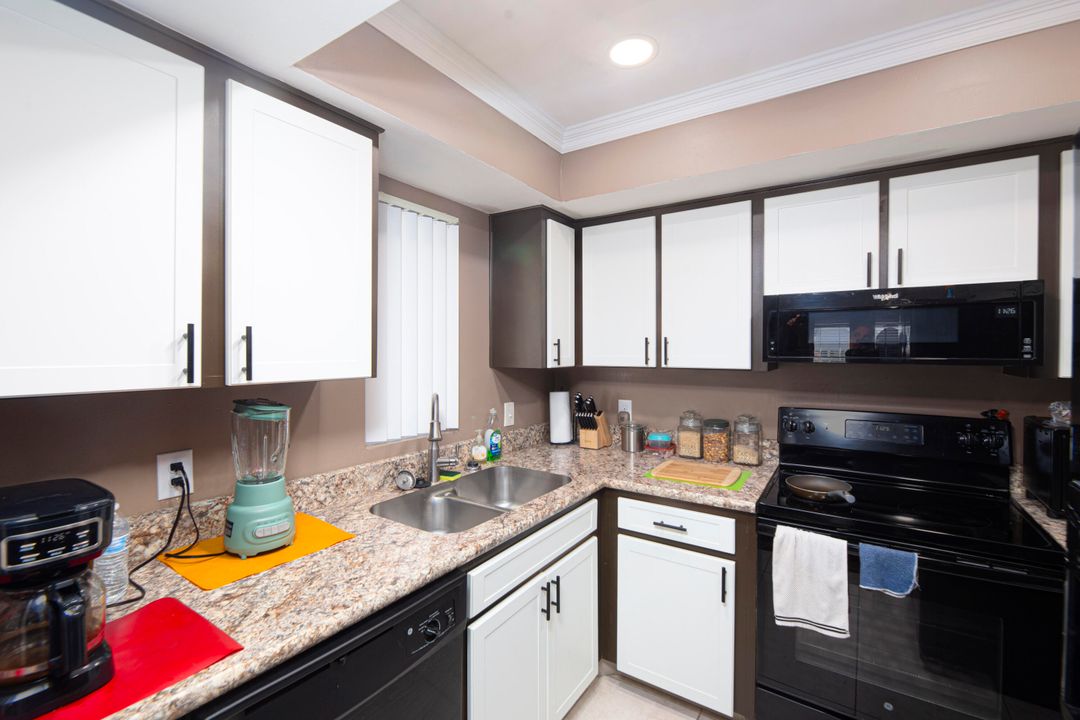 En Venta: $180,000 (2 camas, 2 baños, 874 Pies cuadrados)