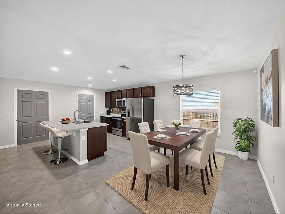 На продажу: $442,500 (4 спален, 2 ванн, 1820 Квадратных фут)