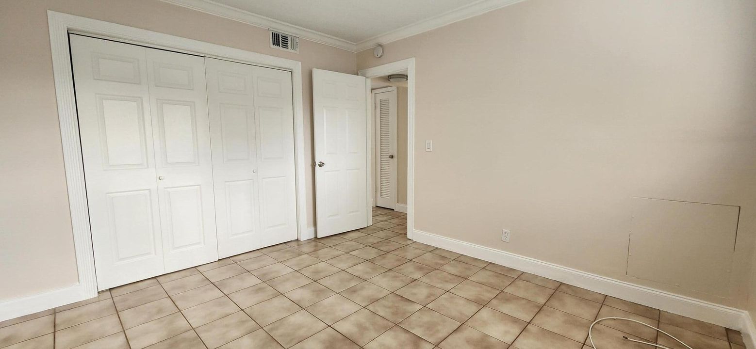 For Rent: $2,200 (2 beds, 1 baths, 950 Square Feet)