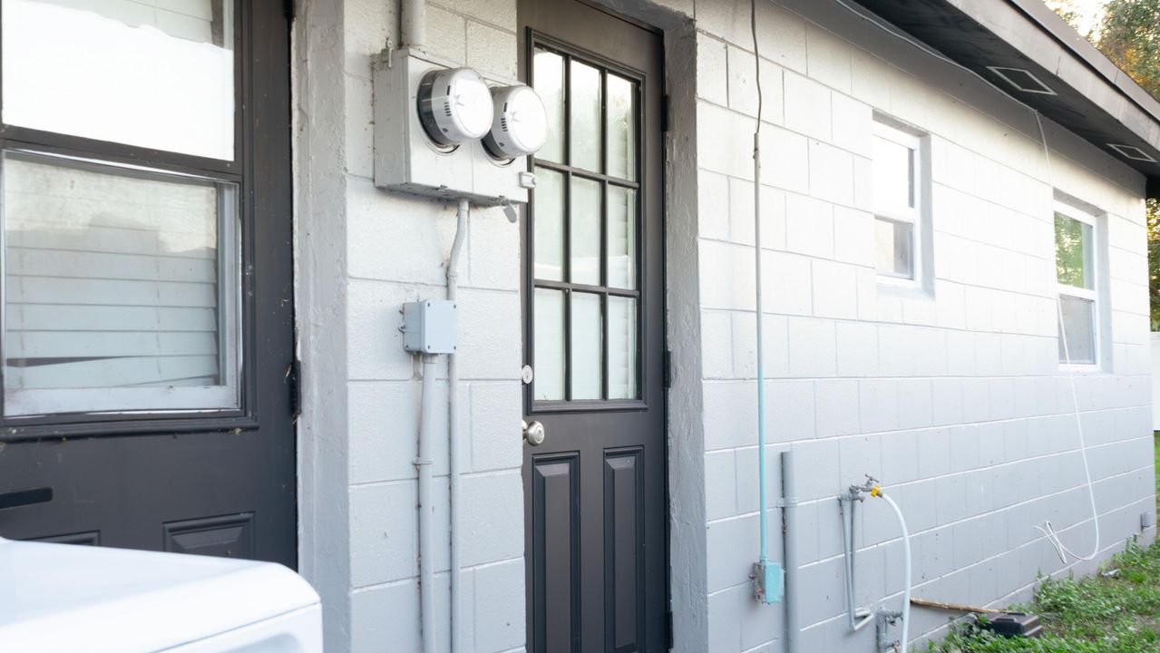 出租: $1,650 (2 贝兹, 1 浴室, 1300 平方英尺)